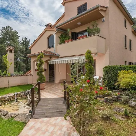 Rakovac 3* ポレッチ